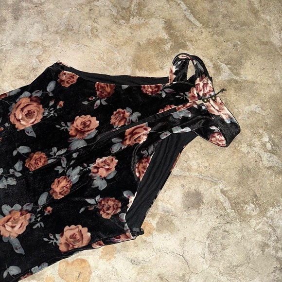 Coquette sexy body con rosette dress - Picture 5 of 6